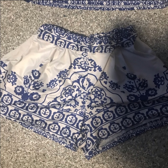 Matching top and shorts - Picture 2 of 2